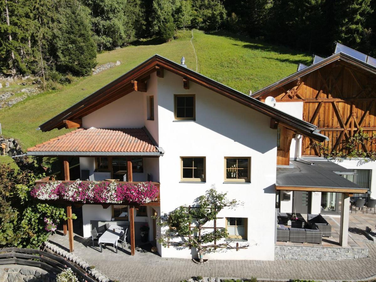 Haus Evelin Apartment Sankt Leonhard im Pitztal Exterior photo