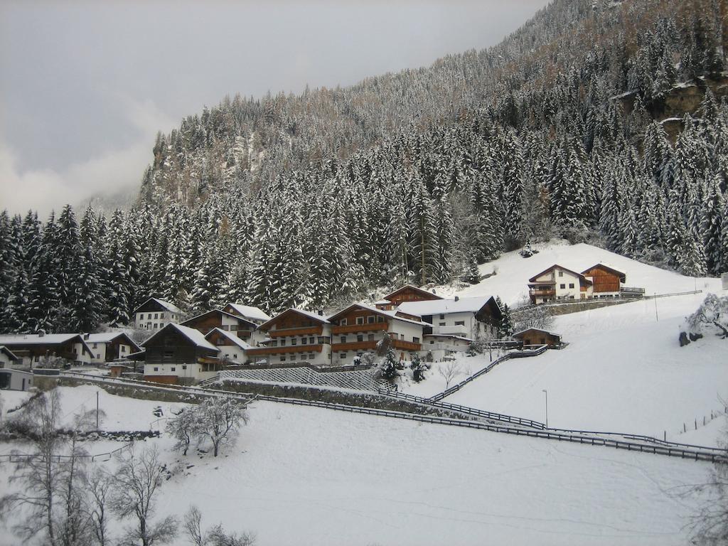 Haus Evelin Apartment Sankt Leonhard im Pitztal Exterior photo